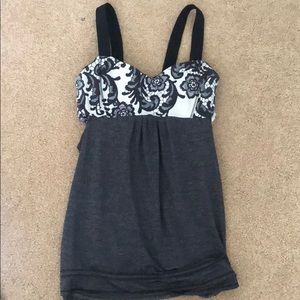 Lululemon gray built in sports bra tank size 6